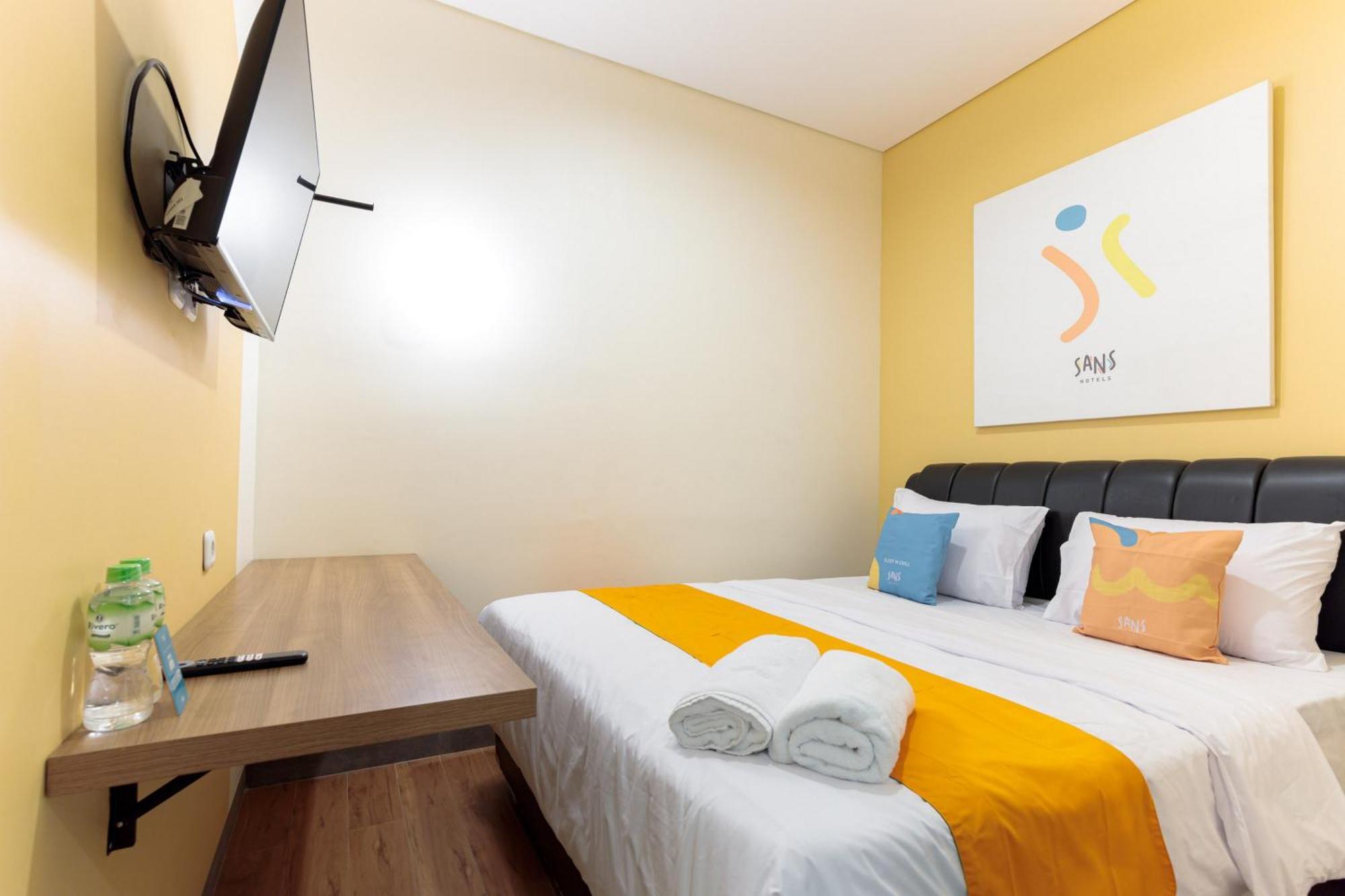 Sans Hotel Kelapa Gading Jakarta Buitenkant foto