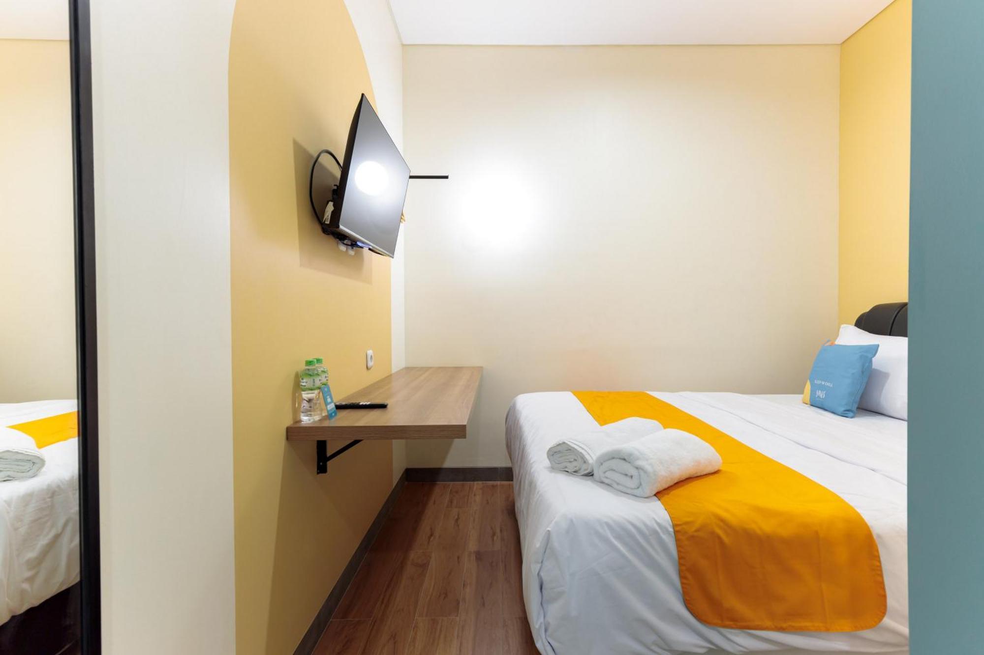 Sans Hotel Kelapa Gading Jakarta Buitenkant foto